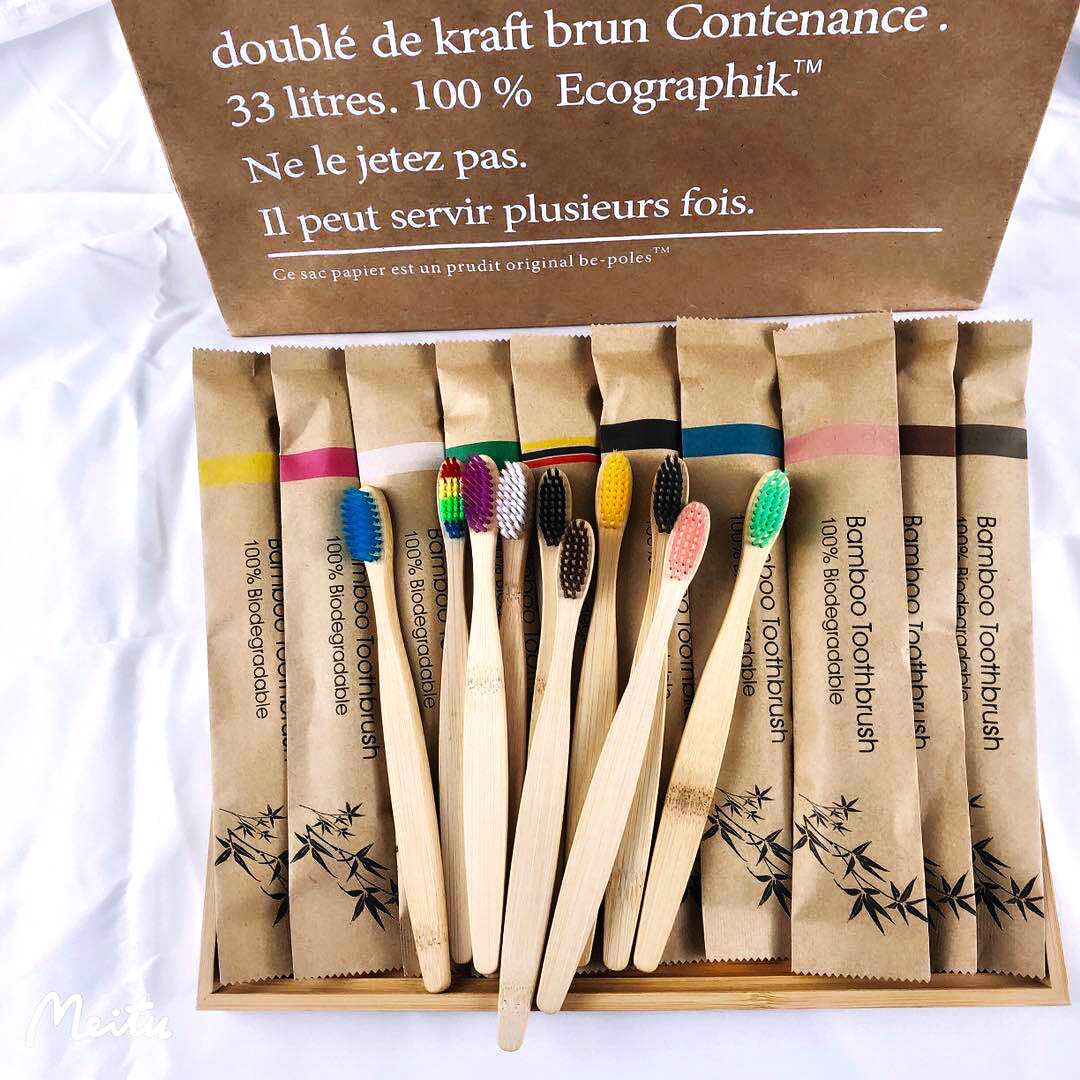Bamboo Toothbrush - Cepillo de Dientes de Bambú de